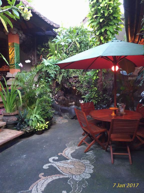 Praety Home Stay Ubud Esterno foto