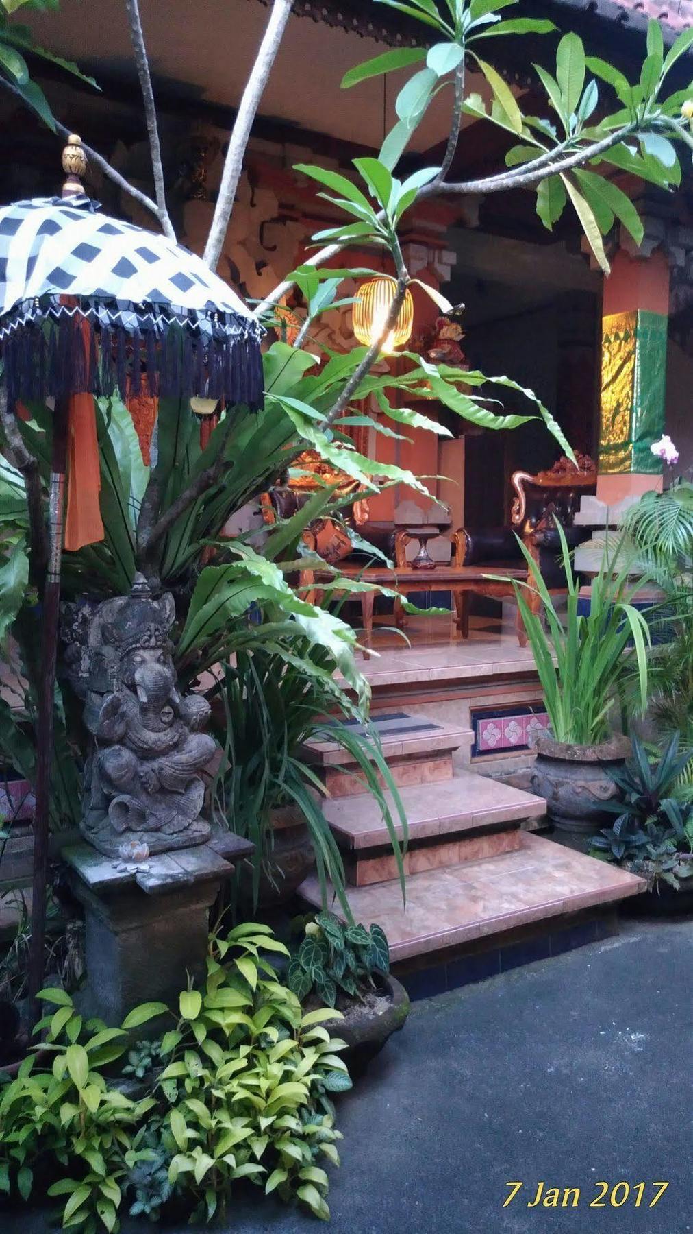 Praety Home Stay Ubud Esterno foto