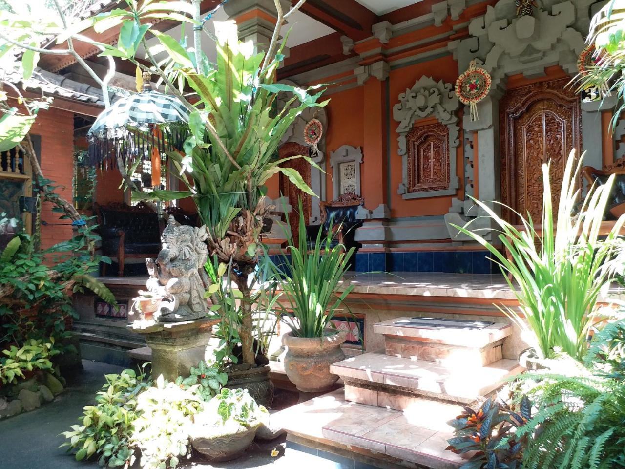 Praety Home Stay Ubud Esterno foto